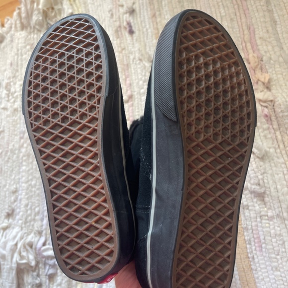 Women’s Vans Black Suede Faux Fur Phoebe Sneaker Velcro Boots - Picture 4 of 6